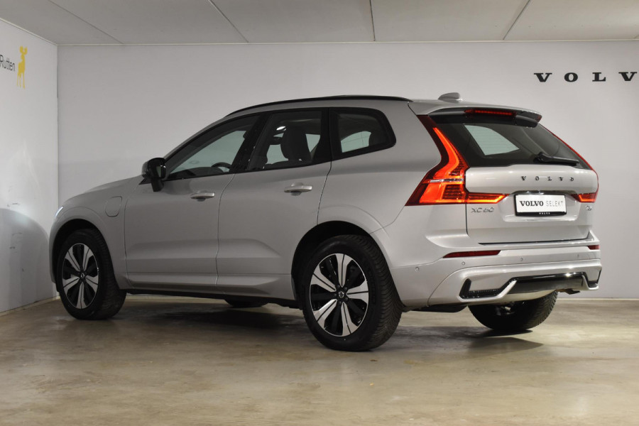 Volvo XC60 T6 350PK Automaat Plug-in Hybrid AWD Plus Dark / Navigatie / 360 Camera / Adaptieve Cruise Control / Stuur & Stoelverwarming / Elektr. Achterklep / Schuifdak / Trekhaak