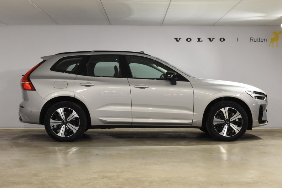 Volvo XC60 T6 350PK Automaat Plug-in Hybrid AWD Plus Dark / Navigatie / 360 Camera / Adaptieve Cruise Control / Stuur & Stoelverwarming / Elektr. Achterklep / Schuifdak / Trekhaak