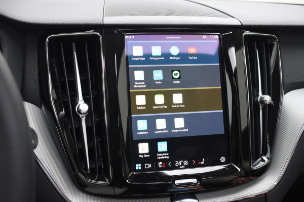 Volvo XC60 T6 350PK Automaat Plug-in Hybrid AWD Plus Dark / Navigatie / 360 Camera / Adaptieve Cruise Control / Stuur & Stoelverwarming / Elektr. Achterklep / Schuifdak / Trekhaak