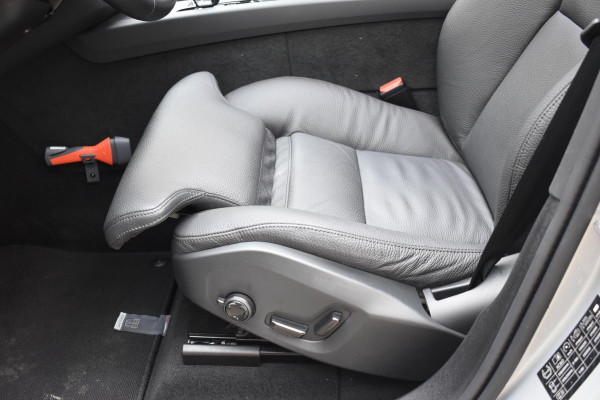 Volvo XC60 T6 350PK Automaat Plug-in Hybrid AWD Plus Dark / Navigatie / 360 Camera / Adaptieve Cruise Control / Stuur & Stoelverwarming / Elektr. Achterklep / Schuifdak / Trekhaak