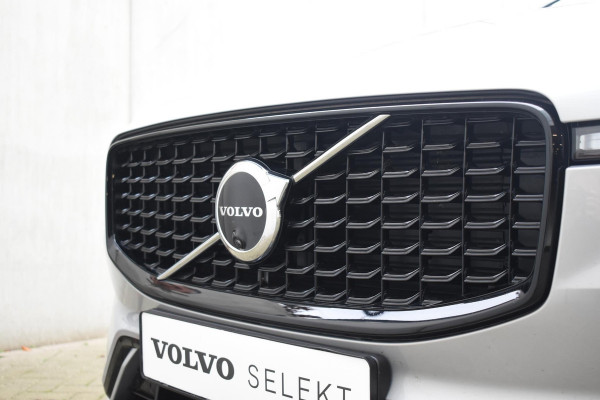 Volvo XC60 T6 350PK Automaat Plug-in Hybrid AWD Plus Dark / Navigatie / 360 Camera / Adaptieve Cruise Control / Stuur & Stoelverwarming / Elektr. Achterklep / Schuifdak / Trekhaak