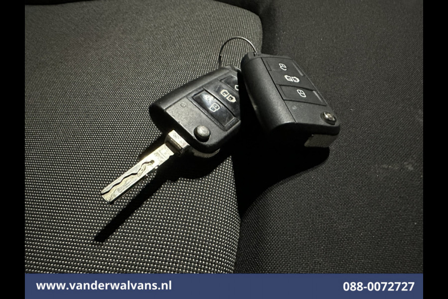 Volkswagen Crafter 2.0 TDI 141pk L3H3 L2H2 Euro6 Airco | Apple Carplay | Android Auto | Camera | Stoelverwarming Parkeersensoren