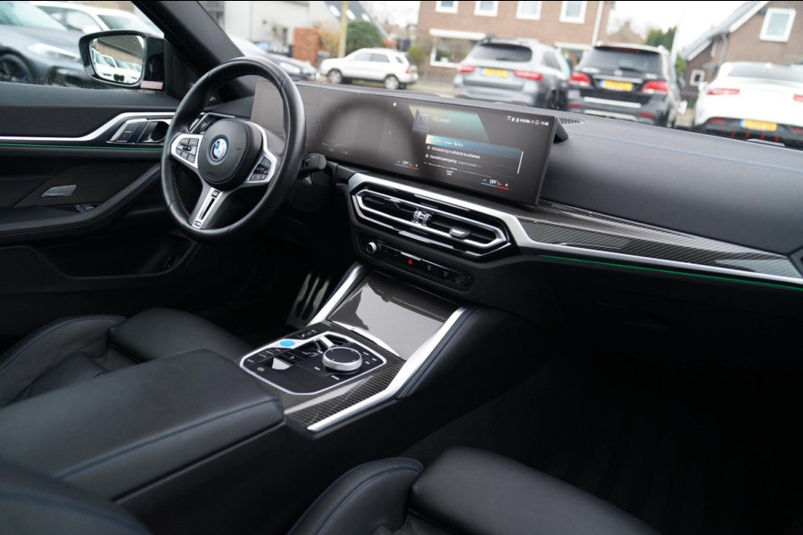 BMW i4 M50 High Executive 84 kWh | BTW | 360 Camera | LASER | Dravitgrau metallic | Adaptieve Cruise | Trekhaak | Schuif/kanteldak