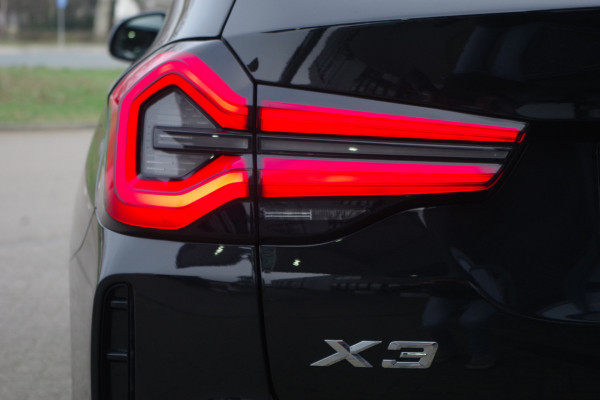 BMW X3 xDrive30e 293 PK M Sport PHEV, Panoramadak, Leder, Kuipstoelen, Adap. Cruise Control, Head-Up, LED