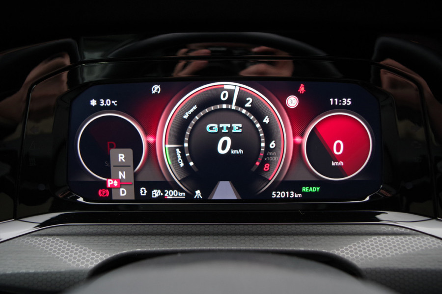 Volkswagen Golf 1.4 eHybrid 245 PK GTE PHEV, Schuif-Kanteldak, Leder, Adap. Cruise Control, Memory, Camera