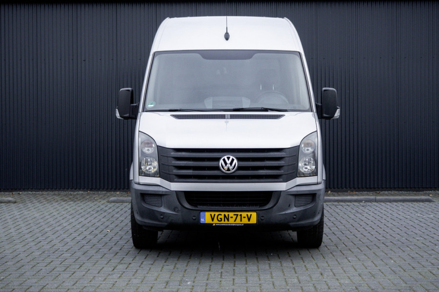 Volkswagen Crafter 35 2.0 TDI L3H2 | Airco | 140PK | Nette staat | Laadruimte gestoffeerd