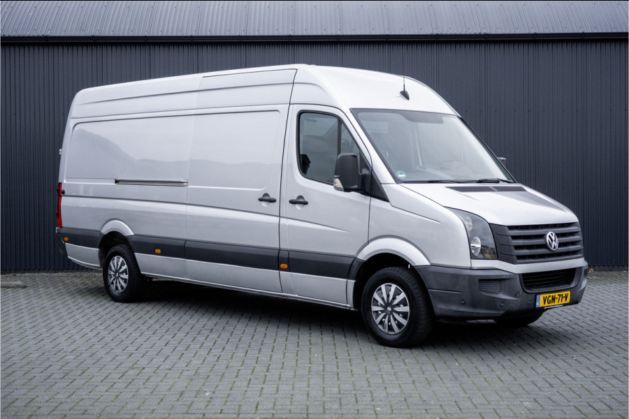 Volkswagen Crafter 35 2.0 TDI L3H2 | Airco | 140PK | Nette staat | Laadruimte gestoffeerd