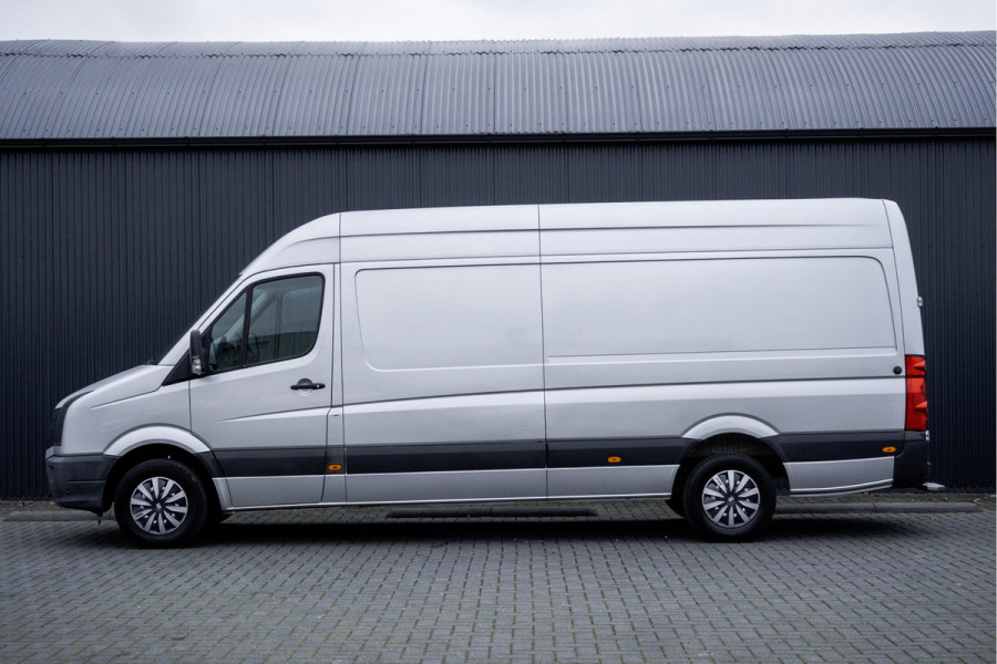 Volkswagen Crafter 35 2.0 TDI L3H2 | Airco | 140PK | Nette staat | Laadruimte gestoffeerd