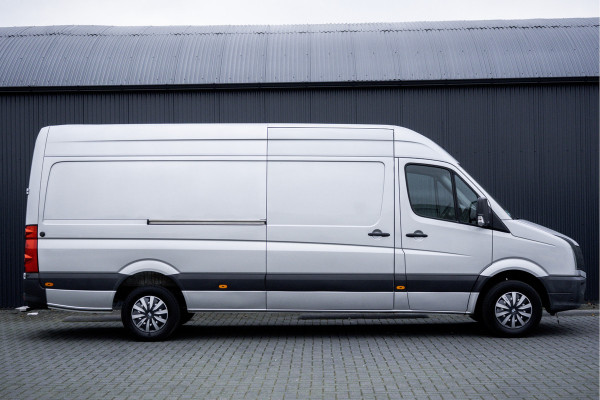 Volkswagen Crafter 35 2.0 TDI L3H2 | Airco | 140PK | Nette staat | Laadruimte gestoffeerd