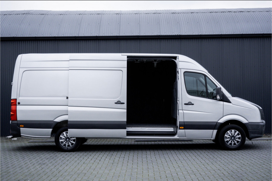 Volkswagen Crafter 35 2.0 TDI L3H2 | Airco | 140PK | Nette staat | Laadruimte gestoffeerd