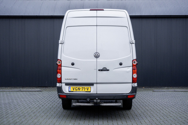 Volkswagen Crafter 35 2.0 TDI L3H2 | Airco | 140PK | Nette staat | Laadruimte gestoffeerd
