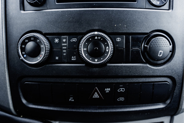 Volkswagen Crafter 35 2.0 TDI L3H2 | Airco | 140PK | Nette staat | Laadruimte gestoffeerd