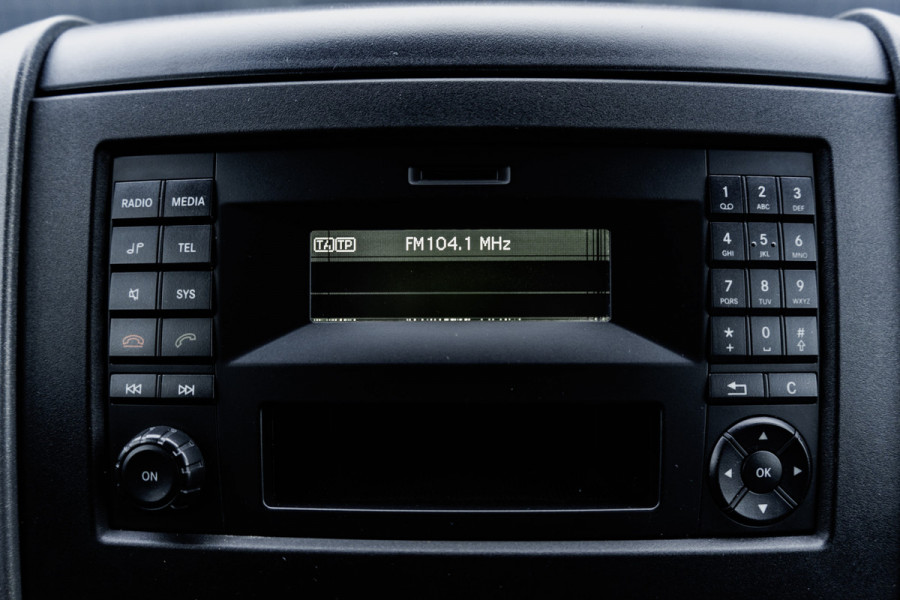 Volkswagen Crafter 35 2.0 TDI L3H2 | Airco | 140PK | Nette staat | Laadruimte gestoffeerd