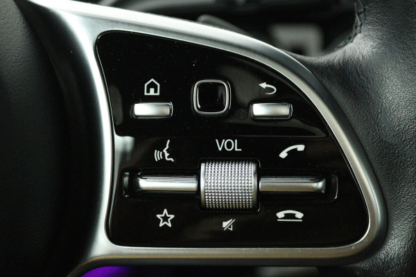 Mercedes-Benz CLA-Klasse 200 Business Solution Luxury (PANORAMADAK, SFEERVERLICHTING, CAMERA, PDC, 1e EIGENAAR, GOED ONDERHOUDEN)