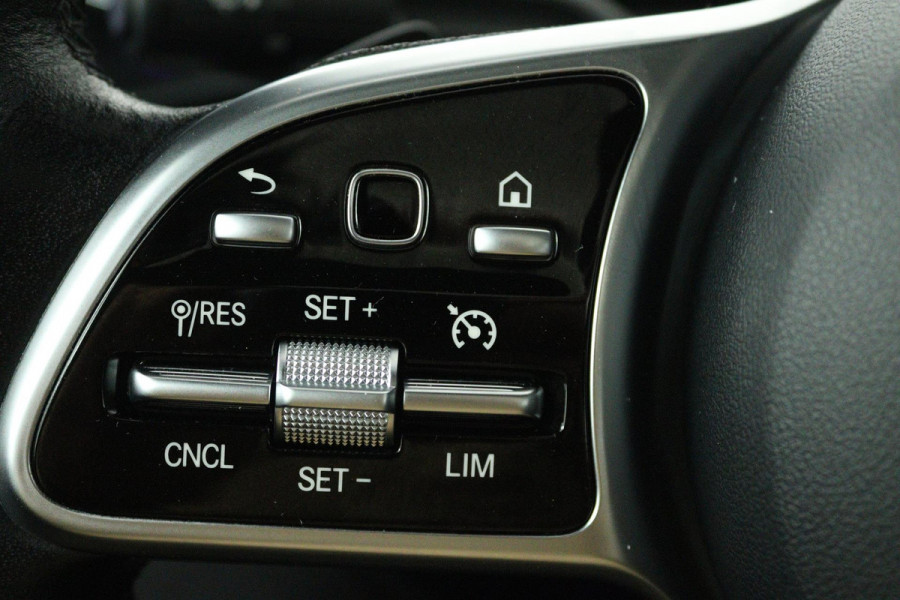 Mercedes-Benz CLA-Klasse 200 Business Solution Luxury (PANORAMADAK, SFEERVERLICHTING, CAMERA, PDC, 1e EIGENAAR, GOED ONDERHOUDEN)