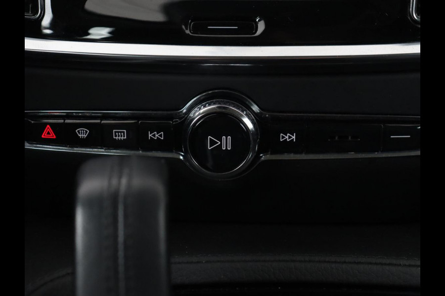 Volvo V60 2.0 T6 Recharge AWD Inscription | Leder | Camera | Carplay | Navigatie | Full LED | 18'' | Parkeerhulp | Cruise control | PHEV | Plug In