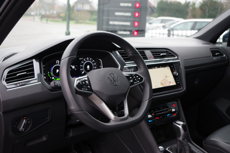 Volkswagen Tiguan 1.4 TSI eHybrid 245 PK R-Line BNS+, Panoramadak, Leder, Matrix-LED, Adap. Cruise Control