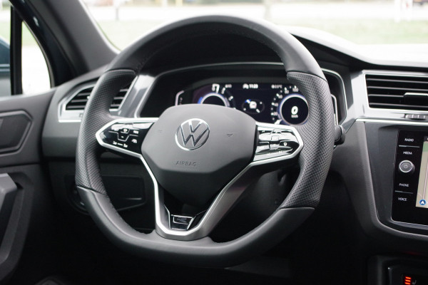 Volkswagen Tiguan 1.4 TSI eHybrid 245 PK R-Line BNS+, Panoramadak, Leder, Matrix-LED, Adap. Cruise Control