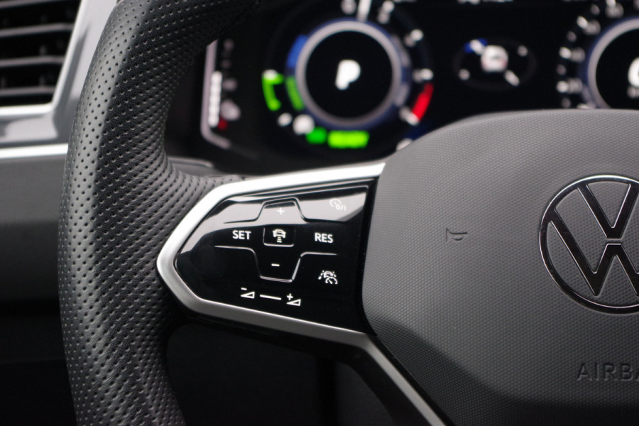 Volkswagen Tiguan 1.4 TSI eHybrid 245 PK R-Line BNS+, Panoramadak, Leder, Matrix-LED, Adap. Cruise Control