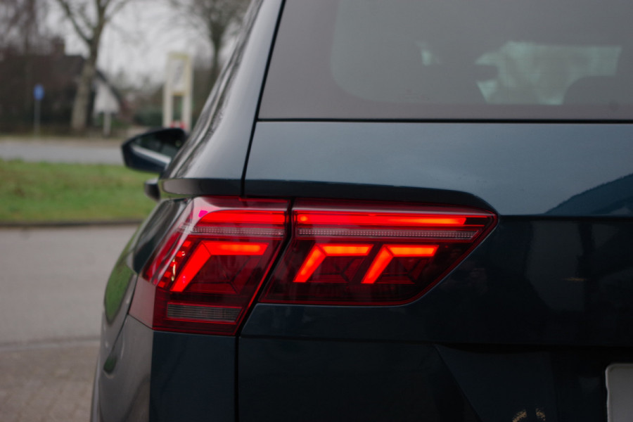 Volkswagen Tiguan 1.4 TSI eHybrid 245 PK R-Line BNS+, Panoramadak, Leder, Matrix-LED, Adap. Cruise Control