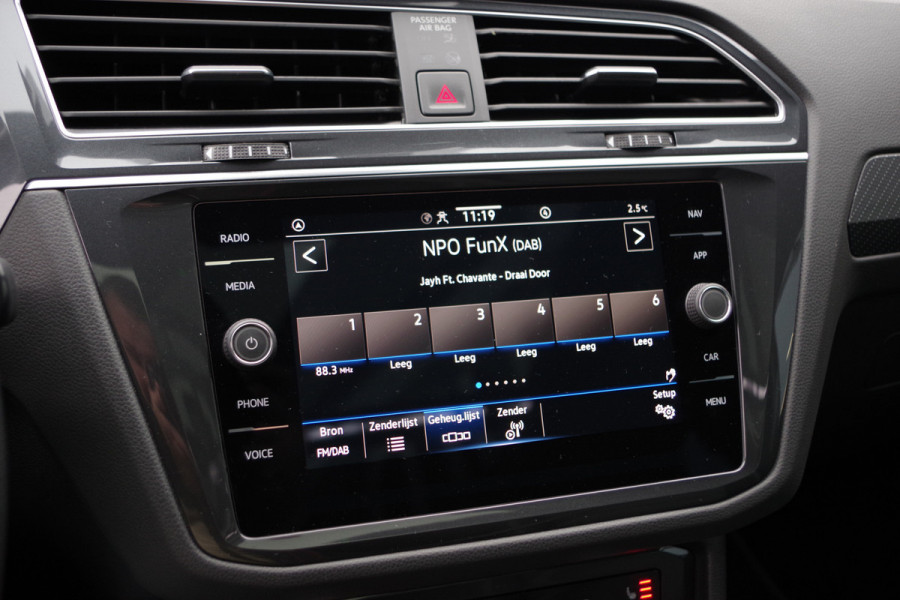 Volkswagen Tiguan 1.4 TSI eHybrid 245 PK R-Line BNS+, Panoramadak, Leder, Matrix-LED, Adap. Cruise Control