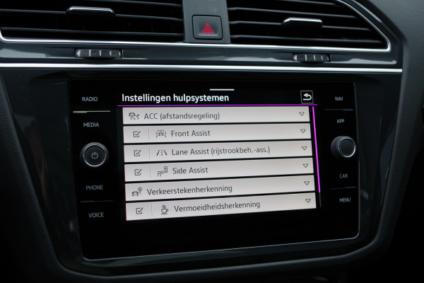 Volkswagen Tiguan 1.4 TSI eHybrid 245 PK R-Line BNS+, Panoramadak, Leder, Matrix-LED, Adap. Cruise Control