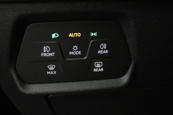 Seat Leon 1.5 eTSI FR Intense Automaat (VIRTUAL COCKPIT, SFEERVERLICHTING, ADAPTIVE CRUISE, STUUR-/STOELVERWARMING, 1e EIGENAAR)