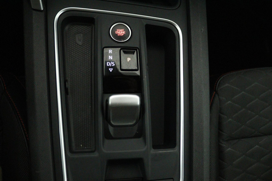 Seat Leon 1.5 eTSI FR Intense Automaat (VIRTUAL COCKPIT, SFEERVERLICHTING, ADAPTIVE CRUISE, STUUR-/STOELVERWARMING, 1e EIGENAAR)