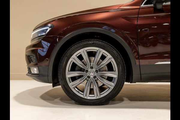 Volkswagen Tiguan 2.0 TSI 4Motion Highline / 220pk / Panoramadak / Trekhaak / Leder