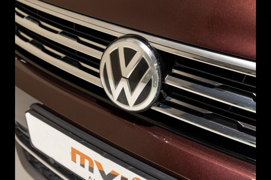 Volkswagen Tiguan 2.0 TSI 4Motion Highline / 220pk / Panoramadak / Trekhaak / Leder