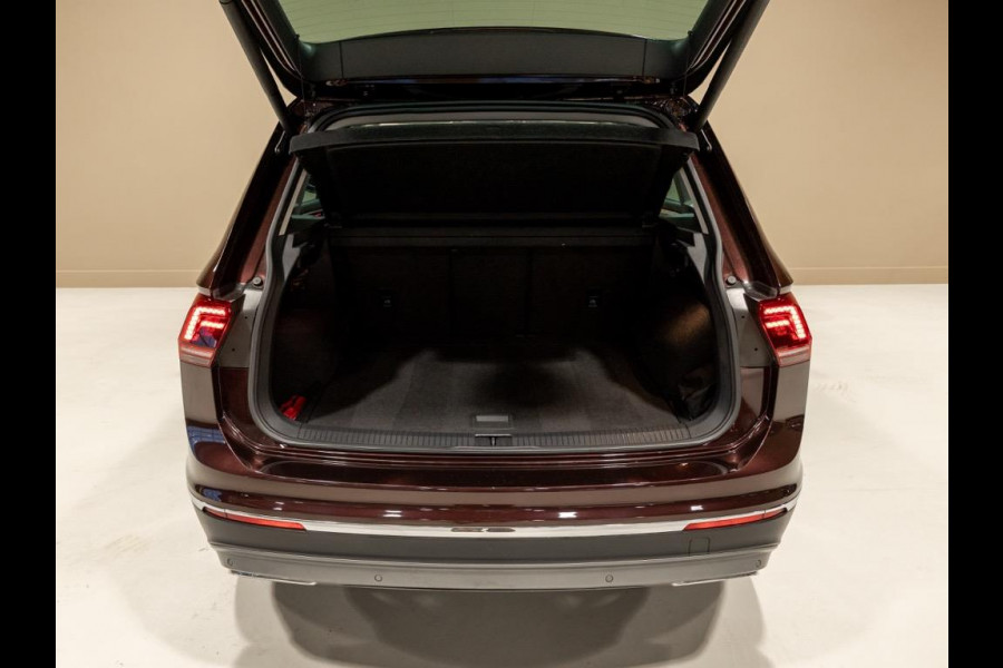 Volkswagen Tiguan 2.0 TSI 4Motion Highline / 220pk / Panoramadak / Trekhaak / Leder