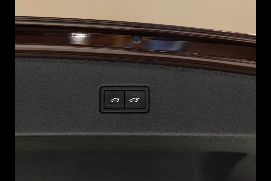 Volkswagen Tiguan 2.0 TSI 4Motion Highline / 220pk / Panoramadak / Trekhaak / Leder