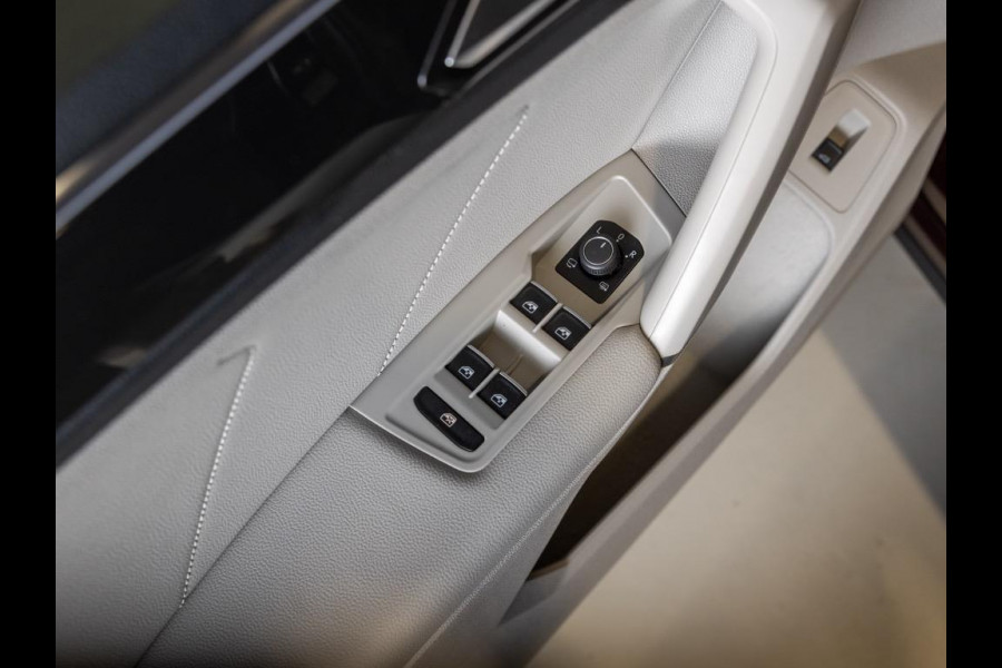 Volkswagen Tiguan 2.0 TSI 4Motion Highline / 220pk / Panoramadak / Trekhaak / Leder