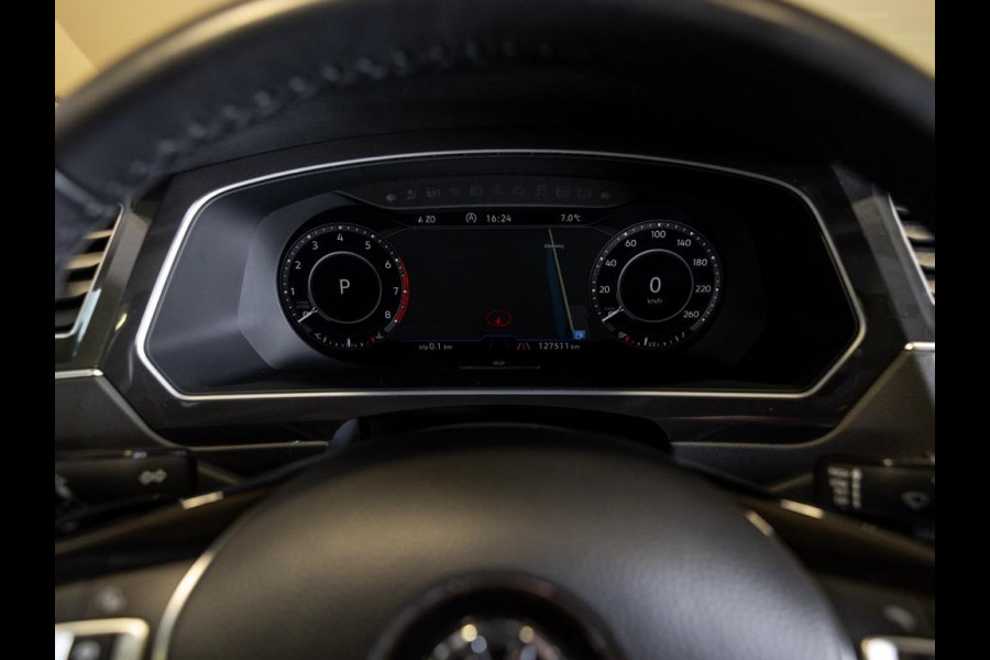 Volkswagen Tiguan 2.0 TSI 4Motion Highline / 220pk / Panoramadak / Trekhaak / Leder