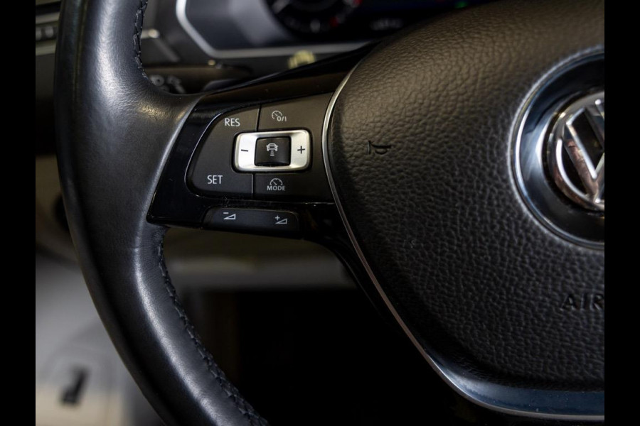 Volkswagen Tiguan 2.0 TSI 4Motion Highline / 220pk / Panoramadak / Trekhaak / Leder