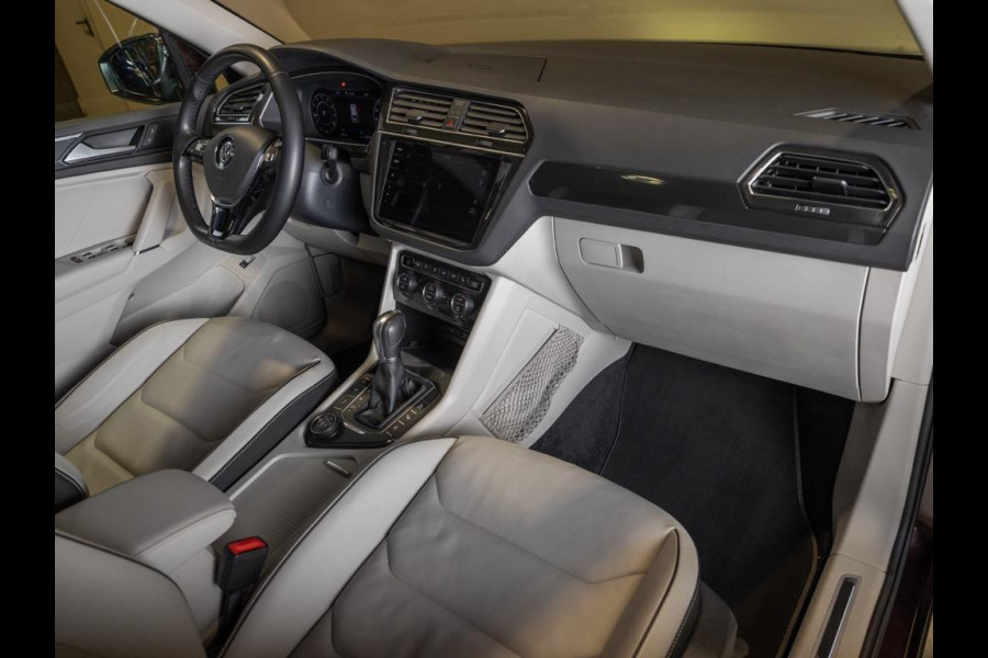 Volkswagen Tiguan 2.0 TSI 4Motion Highline / 220pk / Panoramadak / Trekhaak / Leder