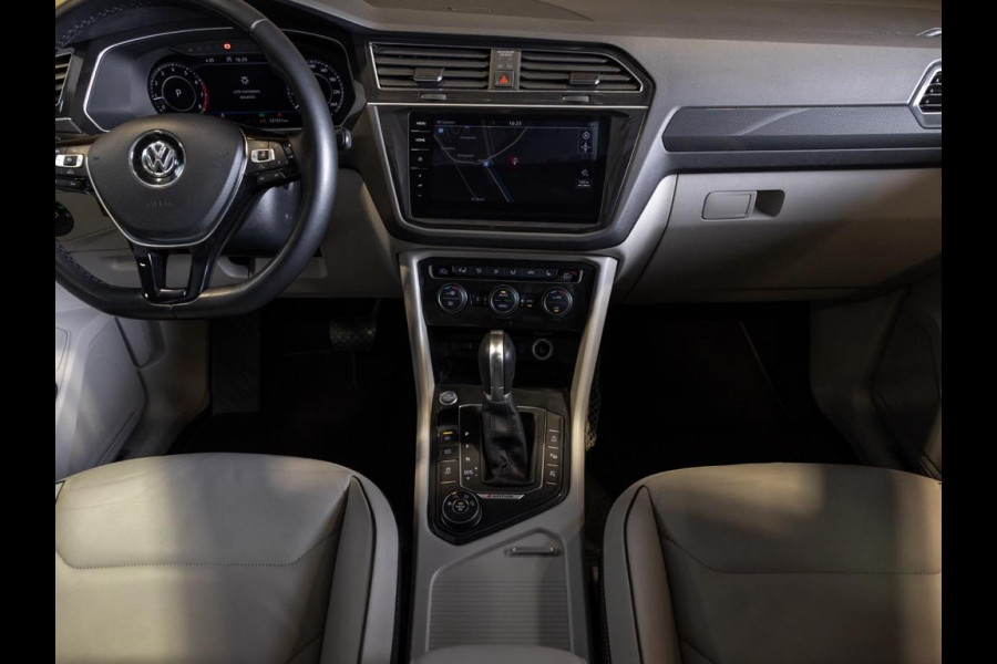 Volkswagen Tiguan 2.0 TSI 4Motion Highline / 220pk / Panoramadak / Trekhaak / Leder