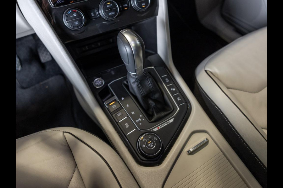 Volkswagen Tiguan 2.0 TSI 4Motion Highline / 220pk / Panoramadak / Trekhaak / Leder