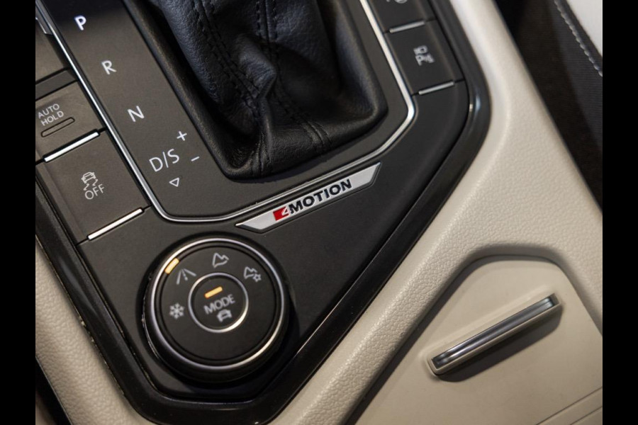 Volkswagen Tiguan 2.0 TSI 4Motion Highline / 220pk / Panoramadak / Trekhaak / Leder