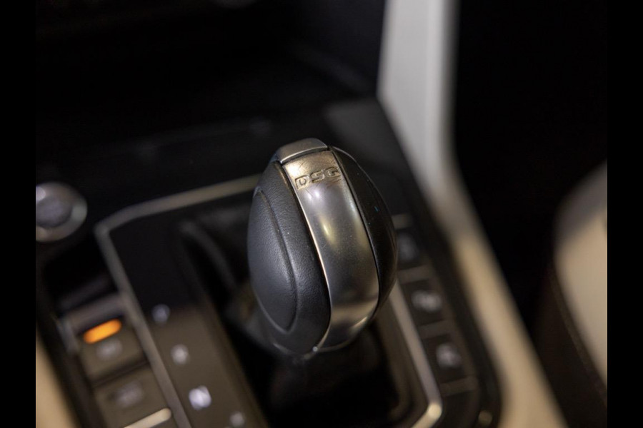 Volkswagen Tiguan 2.0 TSI 4Motion Highline / 220pk / Panoramadak / Trekhaak / Leder