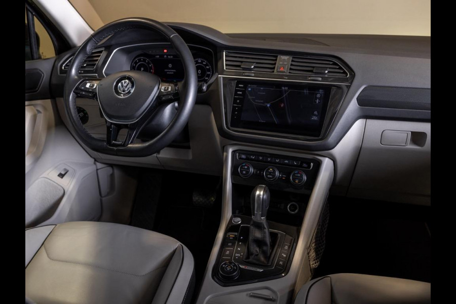 Volkswagen Tiguan 2.0 TSI 4Motion Highline / 220pk / Panoramadak / Trekhaak / Leder
