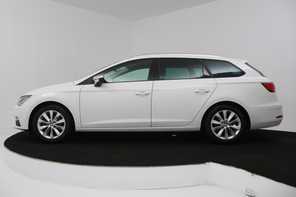 Seat Leon ST 1.0 EcoTSI Style Business Intense (CARPLAY, TREKHAAK, NAVIGATIE, PARKEERSENSOREN, 1e EIGENAAR, GOED ONDERHOUDEN)