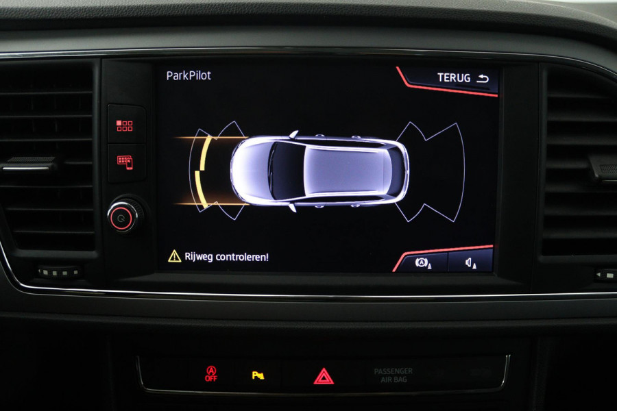 Seat Leon ST 1.0 EcoTSI Style Business Intense (CARPLAY, TREKHAAK, NAVIGATIE, PARKEERSENSOREN, 1e EIGENAAR, GOED ONDERHOUDEN)