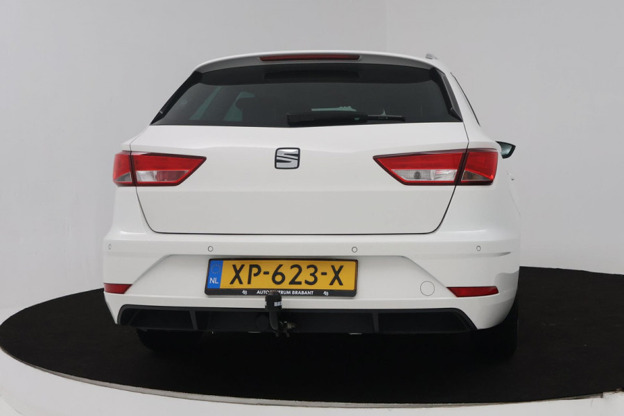 Seat Leon ST 1.0 EcoTSI Style Business Intense (CARPLAY, TREKHAAK, NAVIGATIE, PARKEERSENSOREN, 1e EIGENAAR, GOED ONDERHOUDEN)