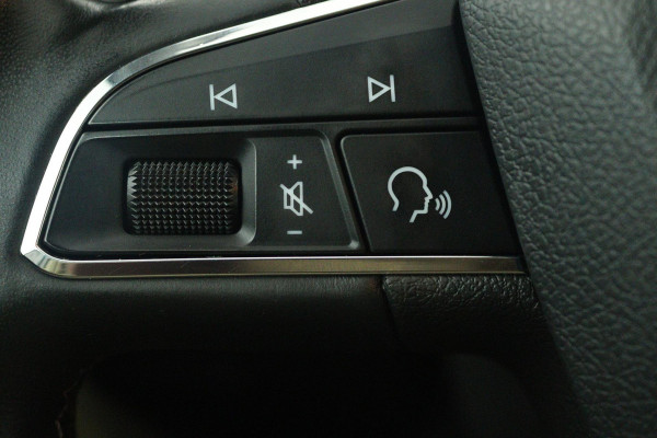 Seat Leon ST 1.0 EcoTSI Style Business Intense (CARPLAY, TREKHAAK, NAVIGATIE, PARKEERSENSOREN, 1e EIGENAAR, GOED ONDERHOUDEN)