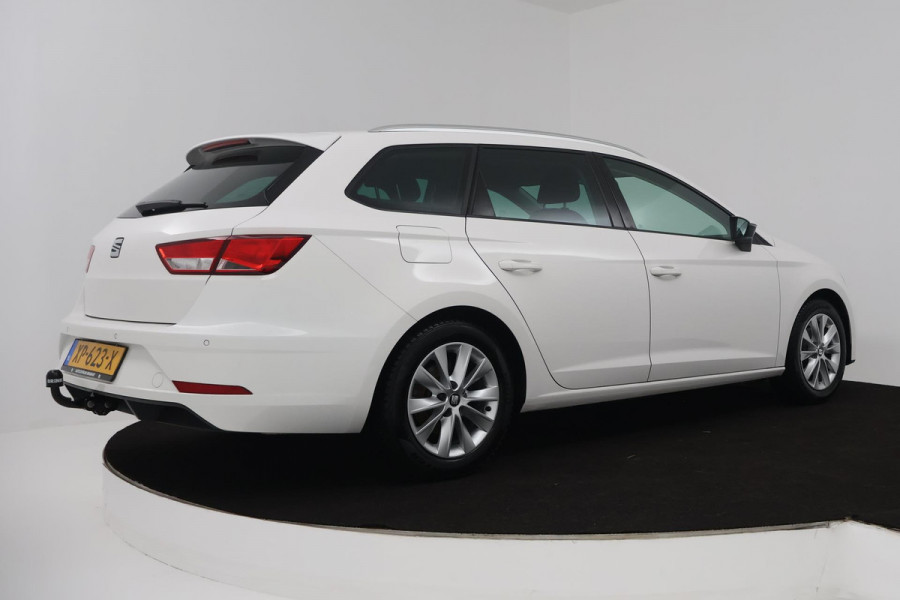 Seat Leon ST 1.0 EcoTSI Style Business Intense (CARPLAY, TREKHAAK, NAVIGATIE, PARKEERSENSOREN, 1e EIGENAAR, GOED ONDERHOUDEN)