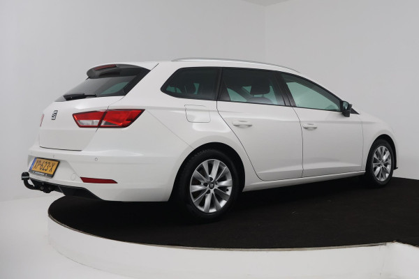 Seat Leon ST 1.0 EcoTSI Style Business Intense (CARPLAY, TREKHAAK, NAVIGATIE, PARKEERSENSOREN, 1e EIGENAAR, GOED ONDERHOUDEN)