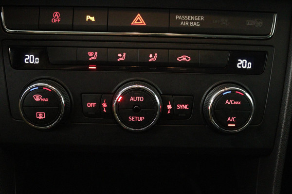 Seat Leon ST 1.0 EcoTSI Style Business Intense (CARPLAY, TREKHAAK, NAVIGATIE, PARKEERSENSOREN, 1e EIGENAAR, GOED ONDERHOUDEN)