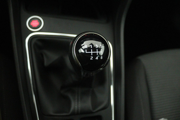 Seat Leon ST 1.0 EcoTSI Style Business Intense (CARPLAY, TREKHAAK, NAVIGATIE, PARKEERSENSOREN, 1e EIGENAAR, GOED ONDERHOUDEN)