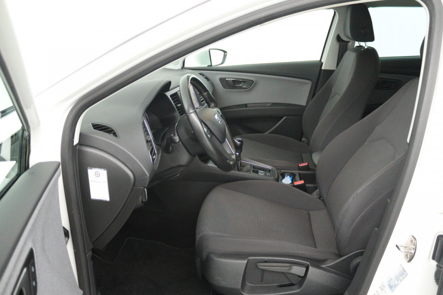 Seat Leon ST 1.0 EcoTSI Style Business Intense (CARPLAY, TREKHAAK, NAVIGATIE, PARKEERSENSOREN, 1e EIGENAAR, GOED ONDERHOUDEN)